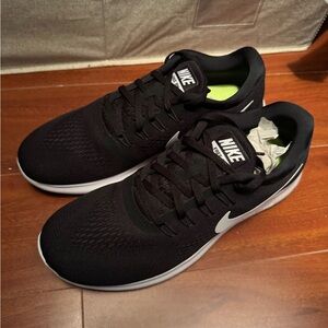 NWOB Nike Free Run Unisex Black Running Shoes Size W9.5 (fits like a W9)